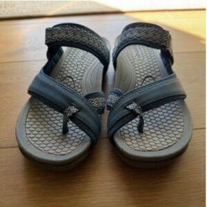 Bear traps sandals, size 7.5, Deserae